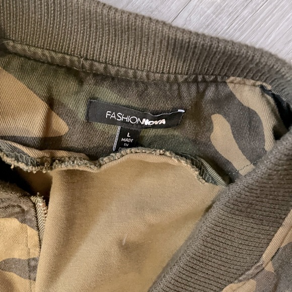Distressed Camo Crop Jacket - Picture 6 of 6